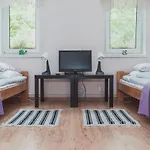 Gospodarstwo agroturystyczne Pod Modrzewiami *