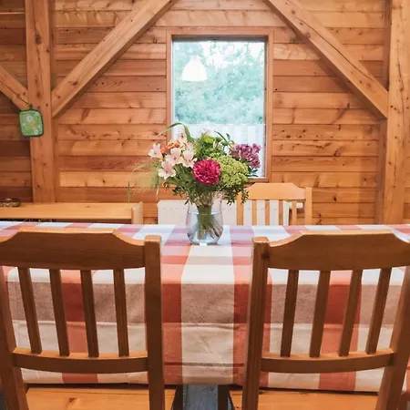 Pod Modrzewiami Farm stay Nowy Tomysl
