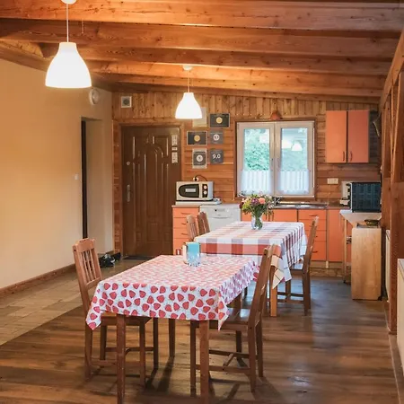 Pod Modrzewiami Çiftlik konaklama Nowy Tomyśl