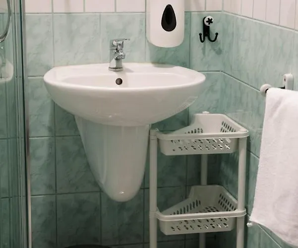 Pod Modrzewiami Farm stay *